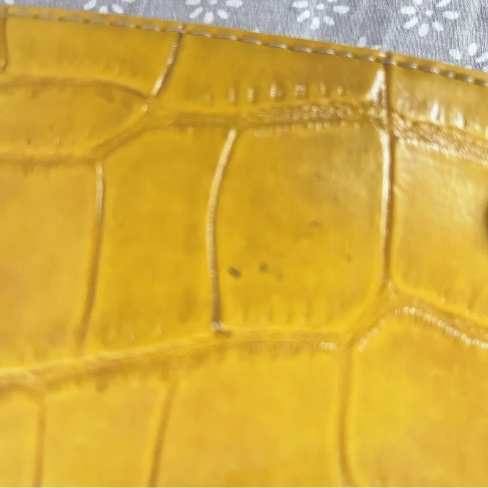 Vintage Kathy Van Zeeland Y2K Yellow Clutch Wristlet Heart Twee Indie Sleaze